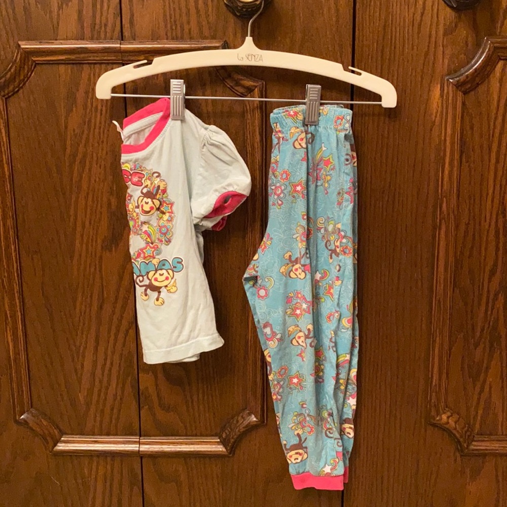 Cute & comfy monkey jammies size 3T